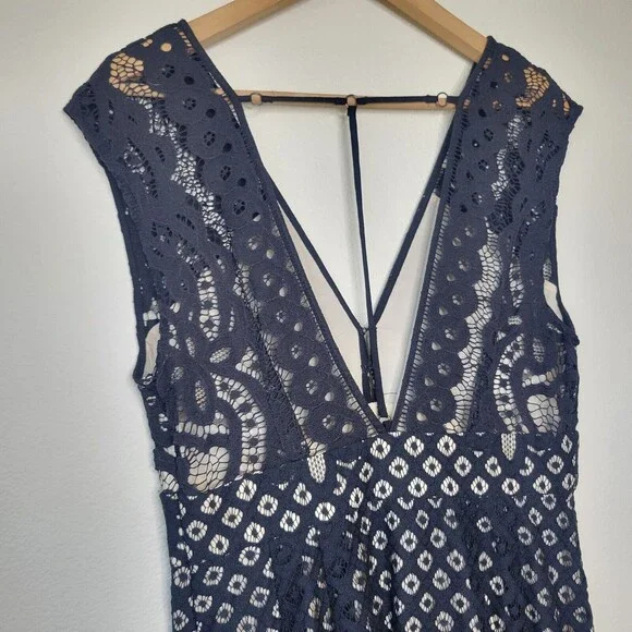Free People One Million Lovers Black Lace Mini Dress Size 12 deep V strappy back - Picture 14 of 15